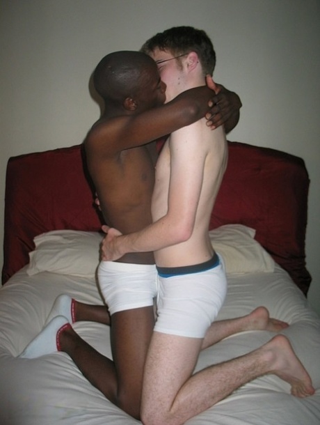 interracial gay nude pic
