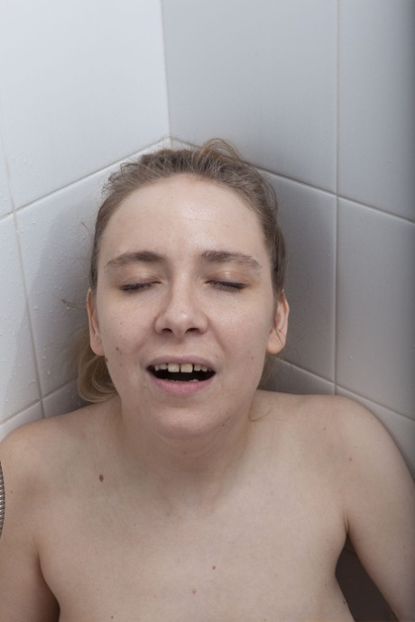 teen shower nude photo