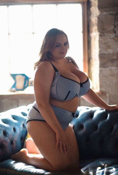 chubby babe sexy photo