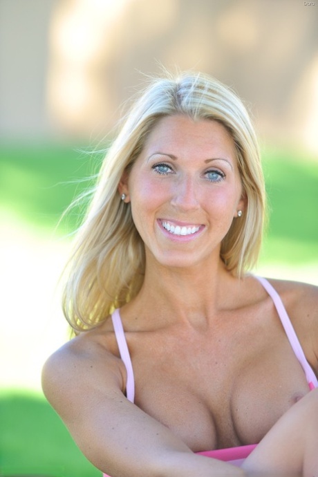 fitness model hot photos