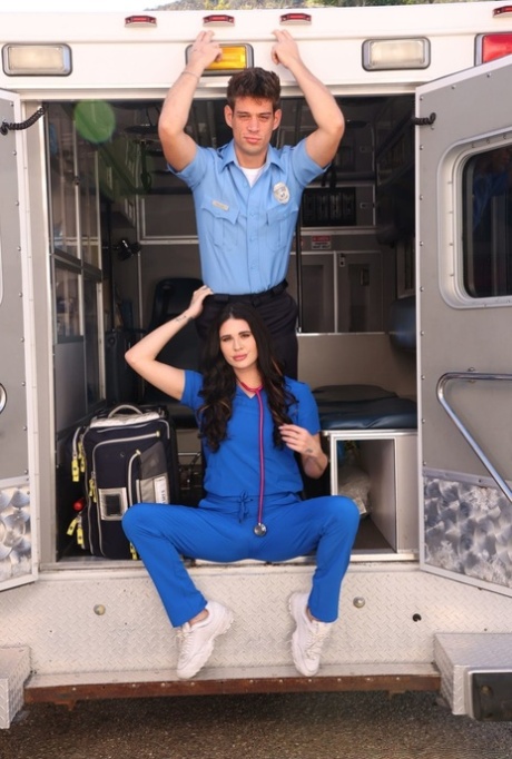 shemale uniform het bilder