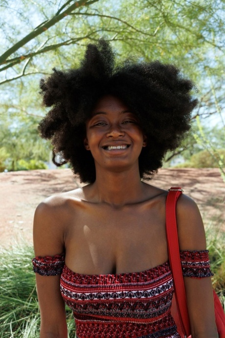 ebony babe hot pic