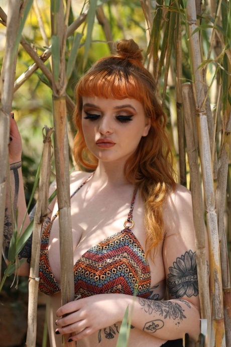 redhead solo nudes gallery