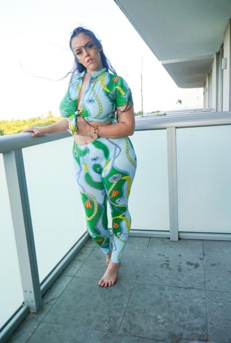 thick asian top photos