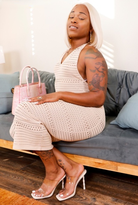 ebony ladyboy free sex archive
