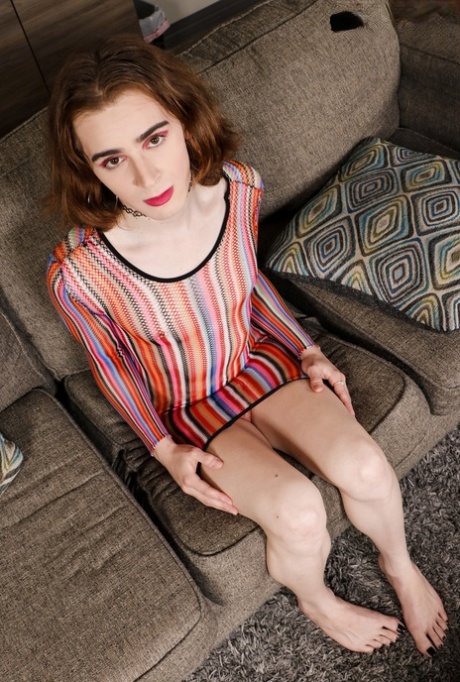 transexuelle maigre assez nue collection