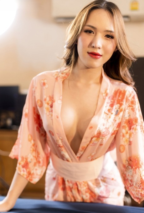 asiatisk shemale naken xxx foton
