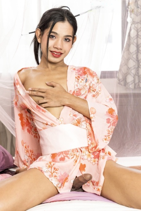petite ladyboy sex galleries