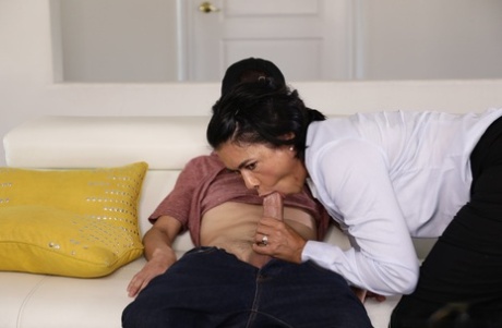 maman suce une bite sexy jolie photos