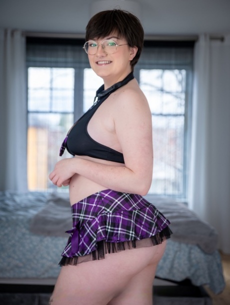 nerdy milf art naked pics