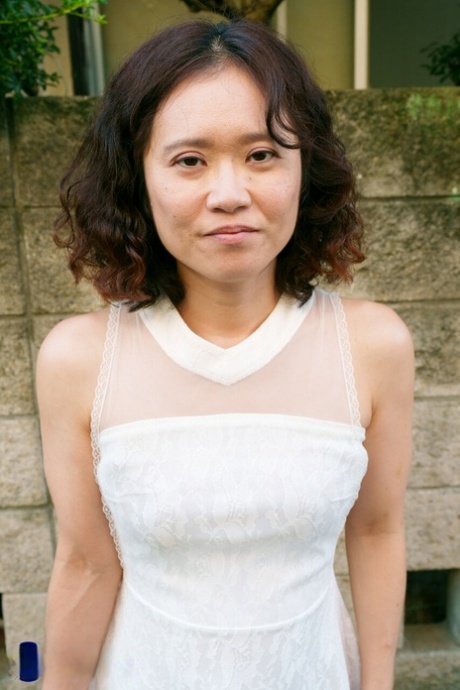asian wife nude photo
