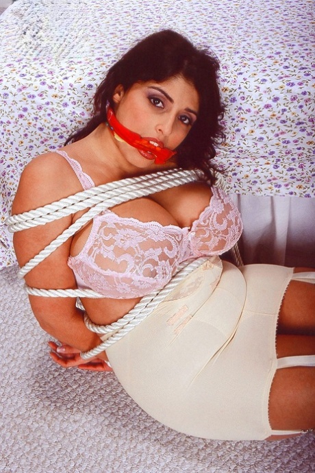 BDSM aux gros seins adulte gratuit image