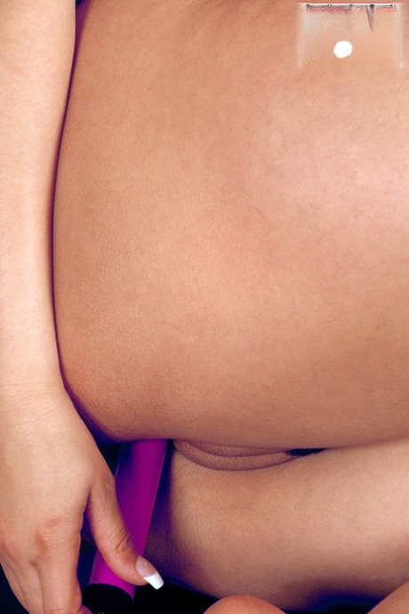 ぽっちゃり女 美しいヌード 写真