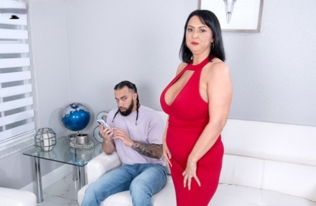 chubby wife free nude photo