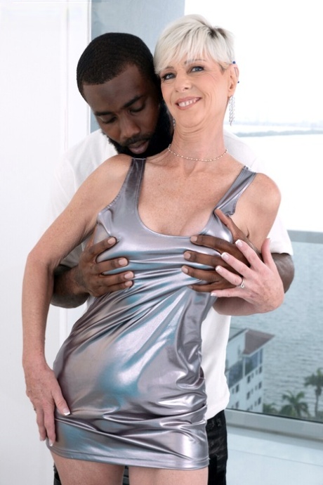 tall skinny milf pornographic gallery