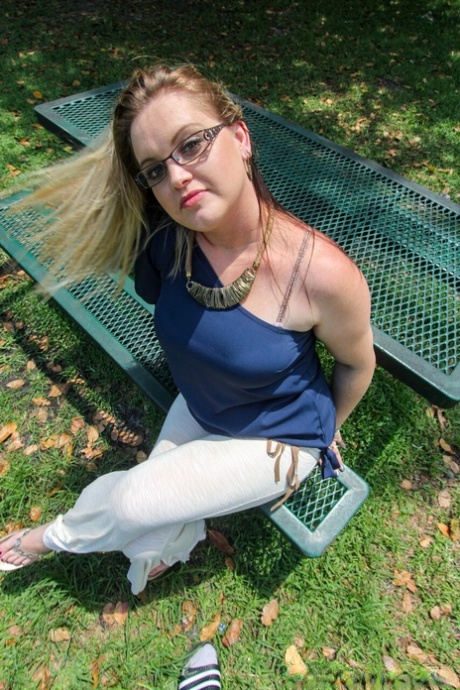 chubby wife free naked pictures