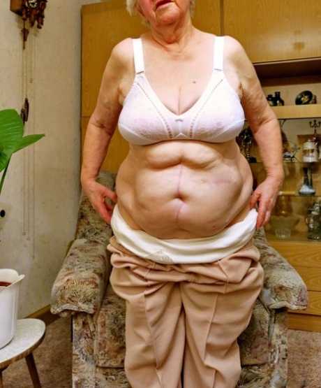 wrinkled granny free nude pictures