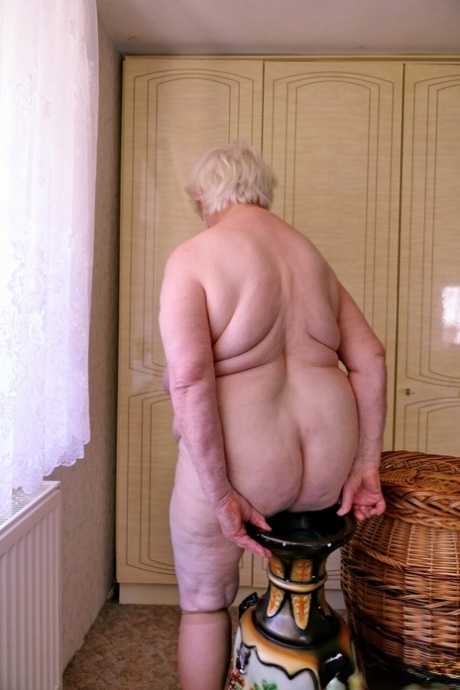 stor rumpa mormor perfekt pornografisk bild