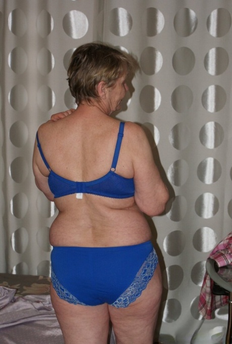 granny over 70 beautiful nude img