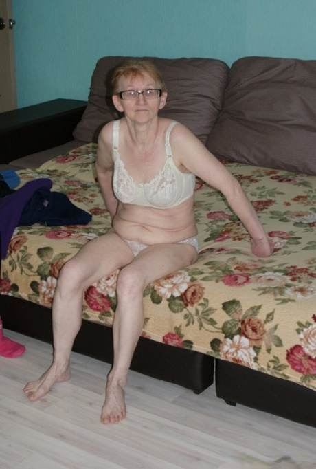 granny glasses sexy nudes galleries