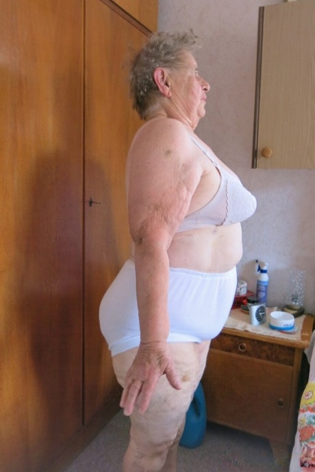 very old granny pornos image