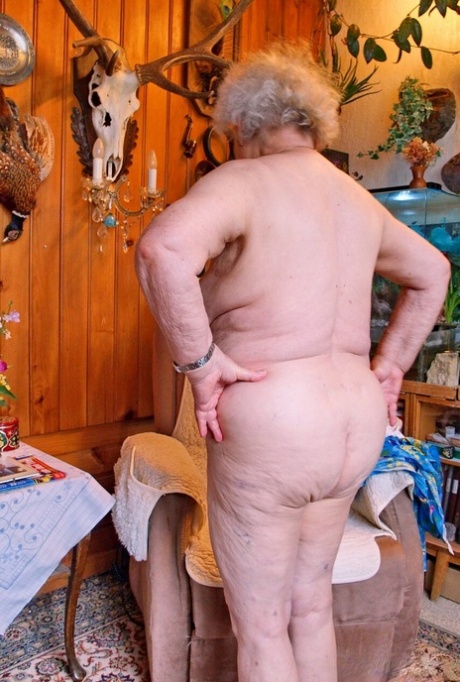 wrinkled granny naked pictures