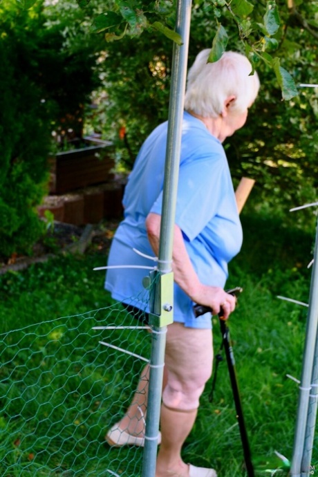 wrinkled granny hot naked pictures