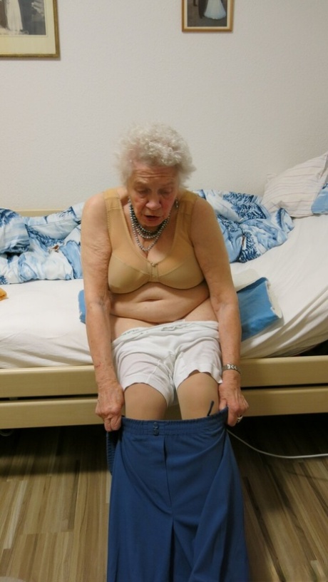 gammal mormor erotisk perfekt foto