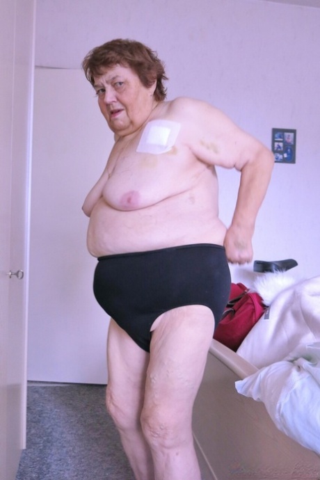 old fat granny free nude pics