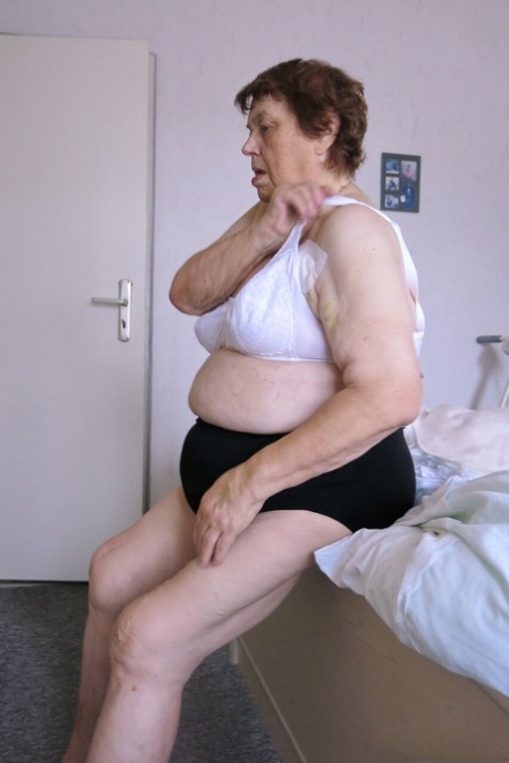 wrinkled granny art nude galleries