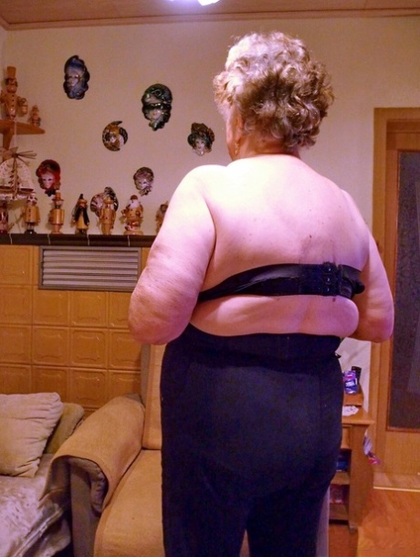 thick granny hot naked image