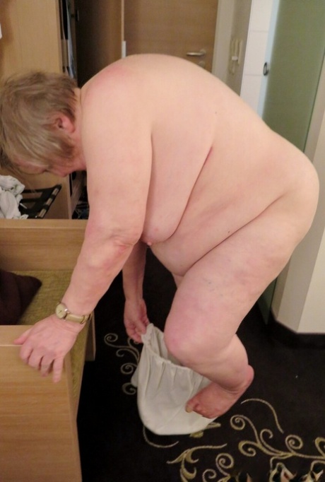 wrinkled granny free naked image