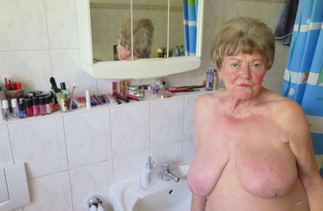 granny big tits beautiful naked archive