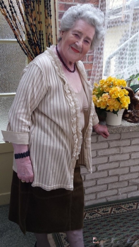 very old granny hot porn photo