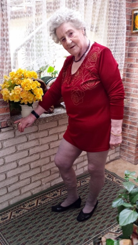 wrinkled granny art porn image
