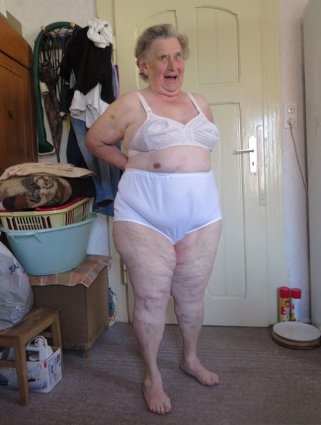 thick granny porn photo