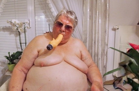 granny small tits beautiful porn photos