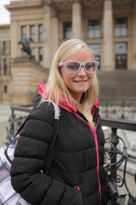 smala glasögon sexig naken bilder