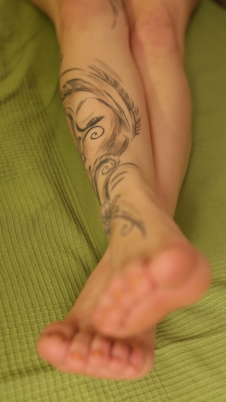 dirty feet sexy naked pics