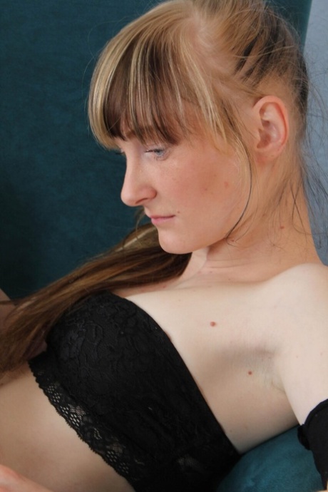 femme de chambre française beaux nus archive