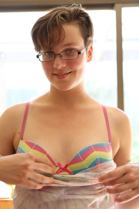 short hair lingerie free sexy pics