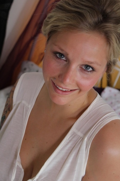 chubby amateur hot naked gallery