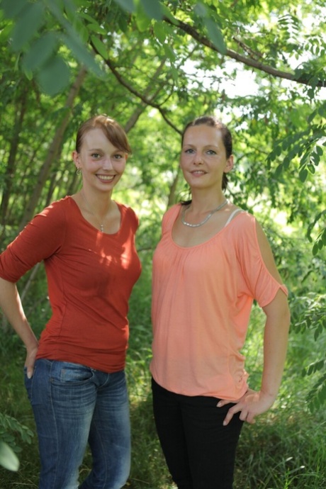 amateur lesbian erotic photos