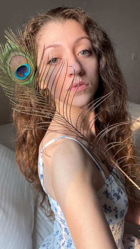 brune maigre chaud exclusif photo