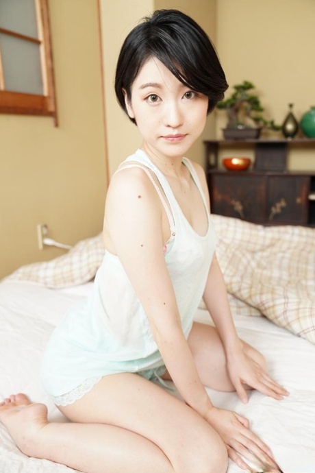 asian girlfriend pretty pic