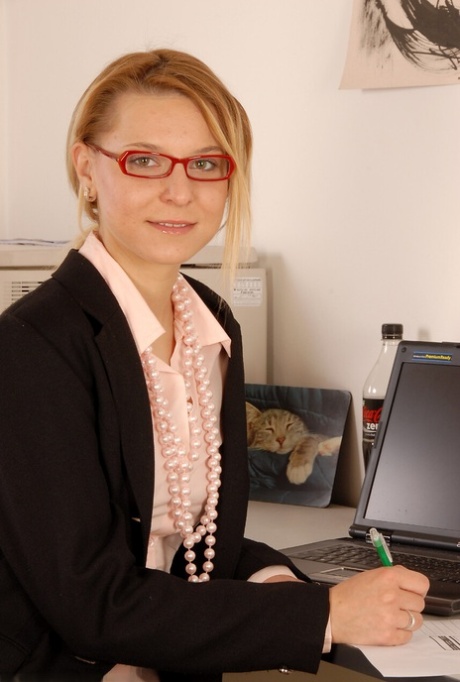 short hair glasses hot porn gallery