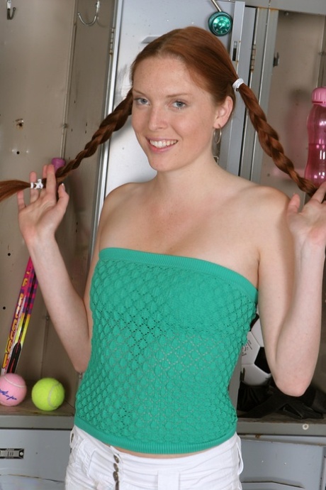 gorgeous redhead sexy nudes galleries