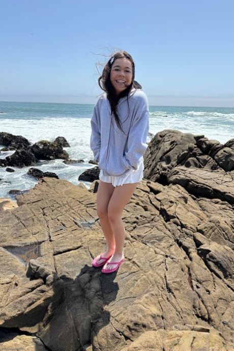 asian girlfriend naked galleries