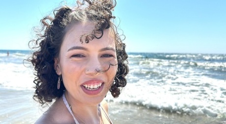 Filipina górna nagość archiwum