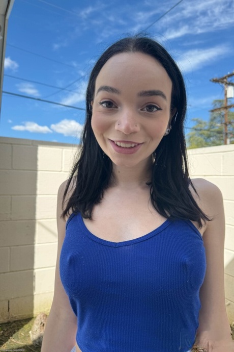 petite latina pornographique exclusif img